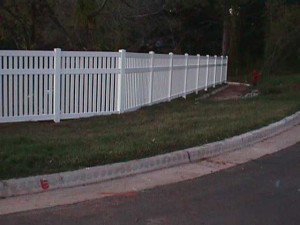 Semi-Private Fence 6' with Sign